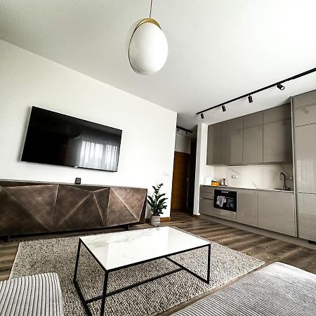 Apartament Vip Wola วอร์ซอ ภายนอก รูปภาพ