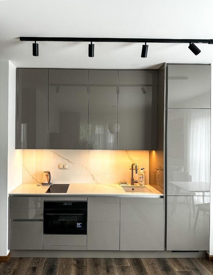 Apartament Vip Wola วอร์ซอ ภายนอก รูปภาพ